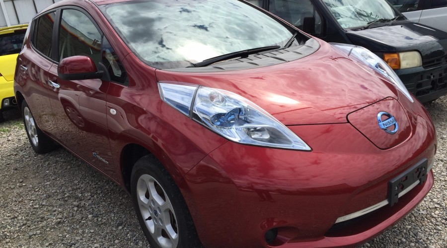 電気自動車、入庫しました！